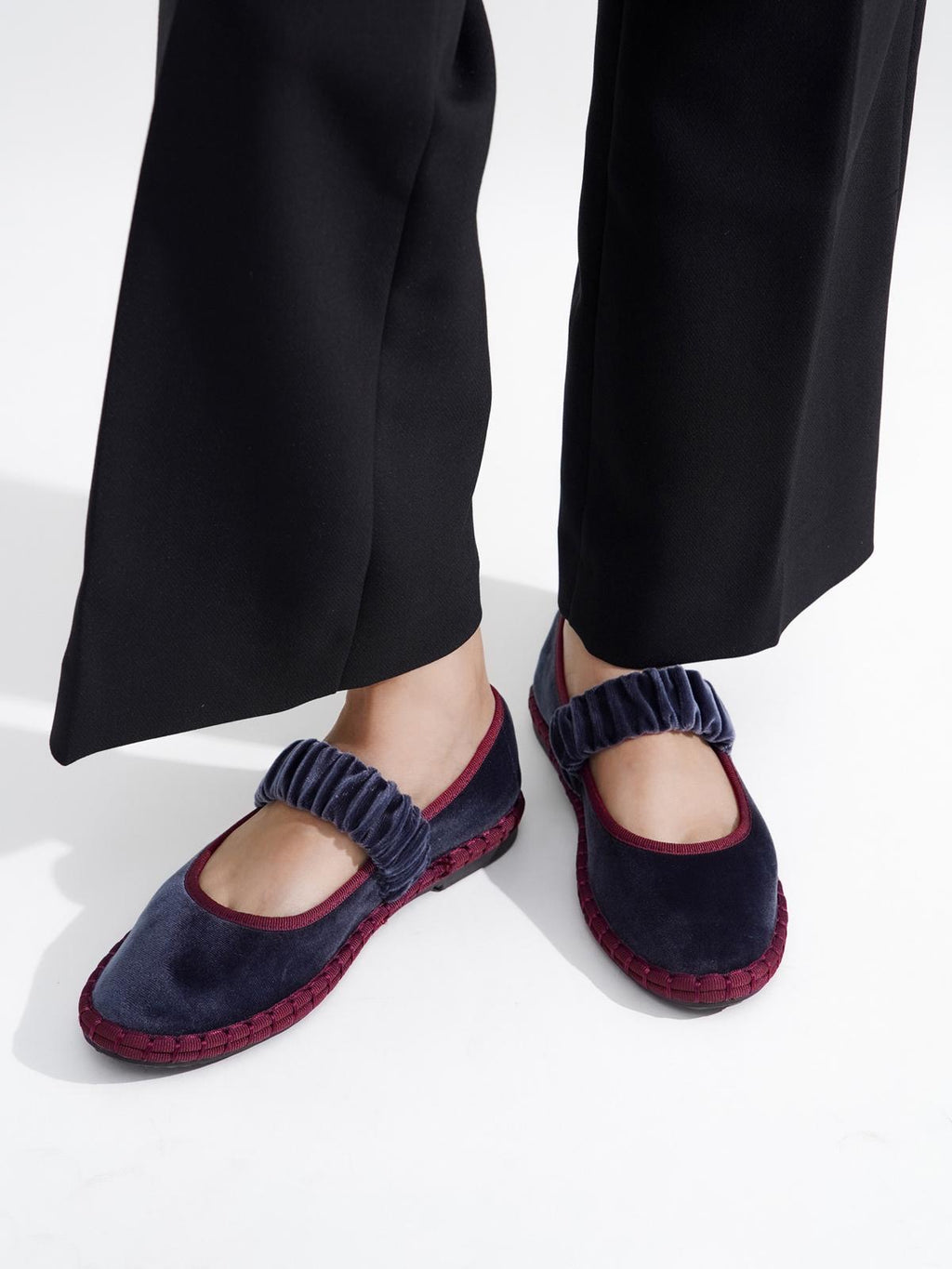 MERCEDITAS VELVET BLUE MULTI