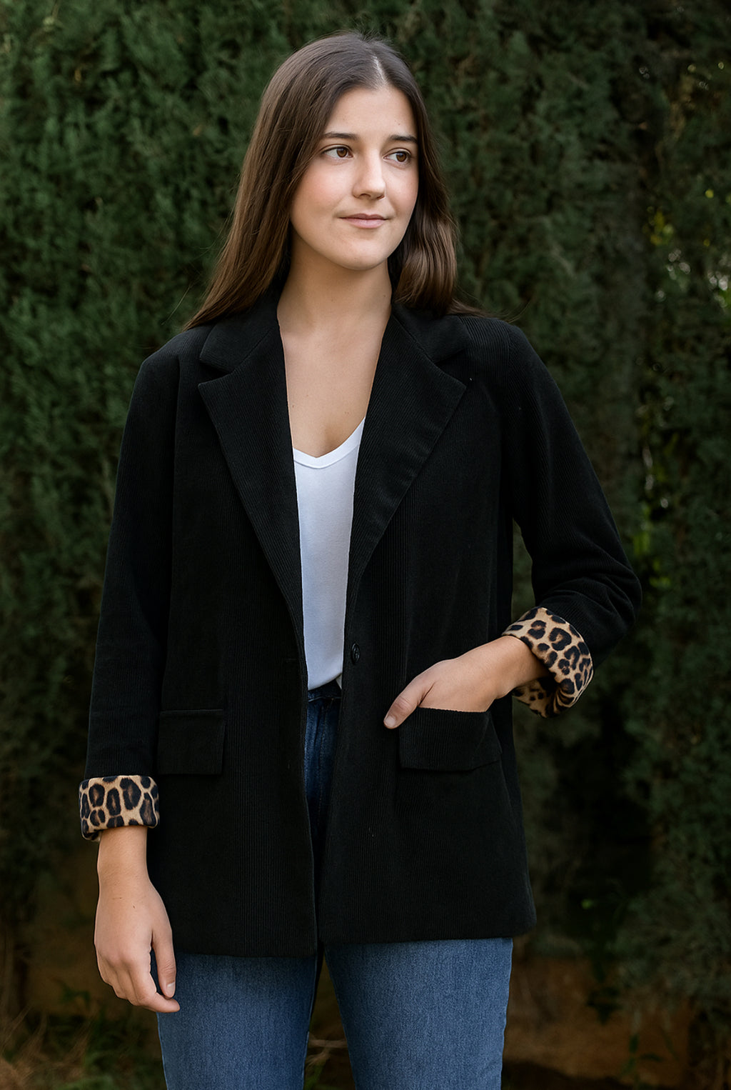 CHAQUETA NEGRA PANA LEOPARDO