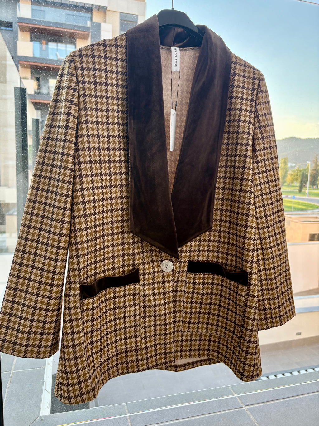 CHAQUETA SOLAPA TERCIOPELO MARRÓN