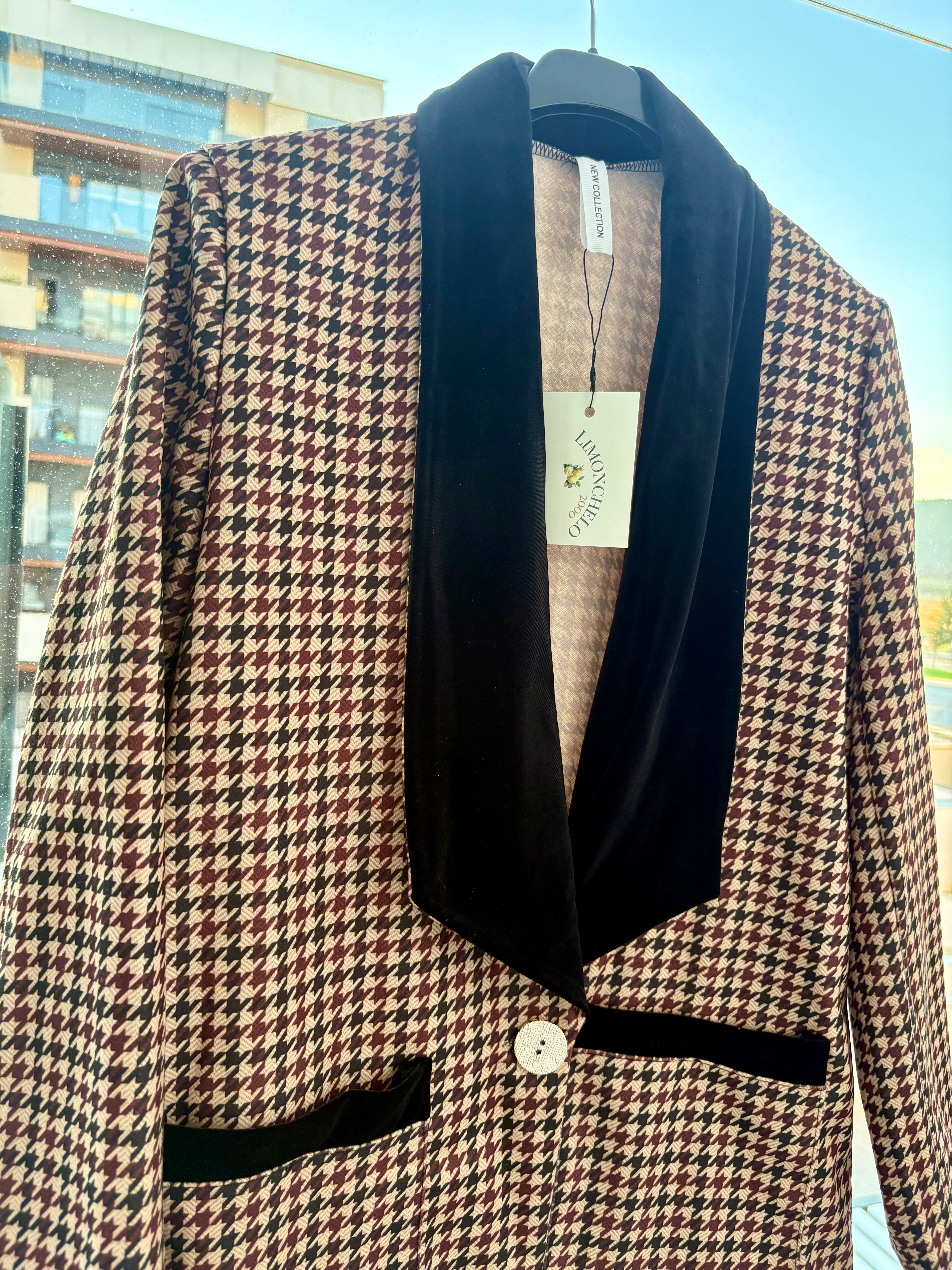 CHAQUETA SOLAPA TERCIOPELO NEGRA