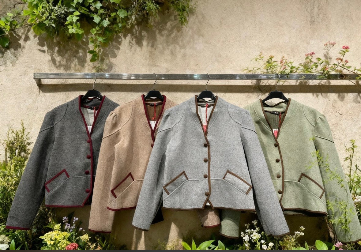 CHAQUETA FRANCESA PICO